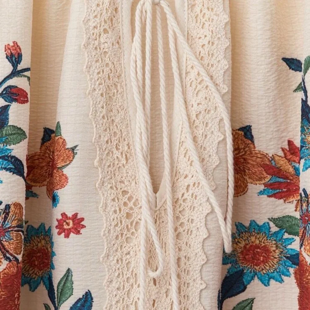 Floral Embroidered Cream Top - Picture 3 of 3